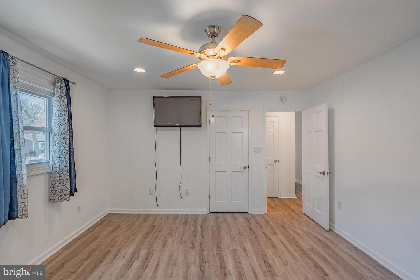 1032 East Avenue photo 16