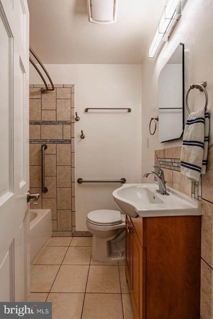 1032 East Avenue photo 18