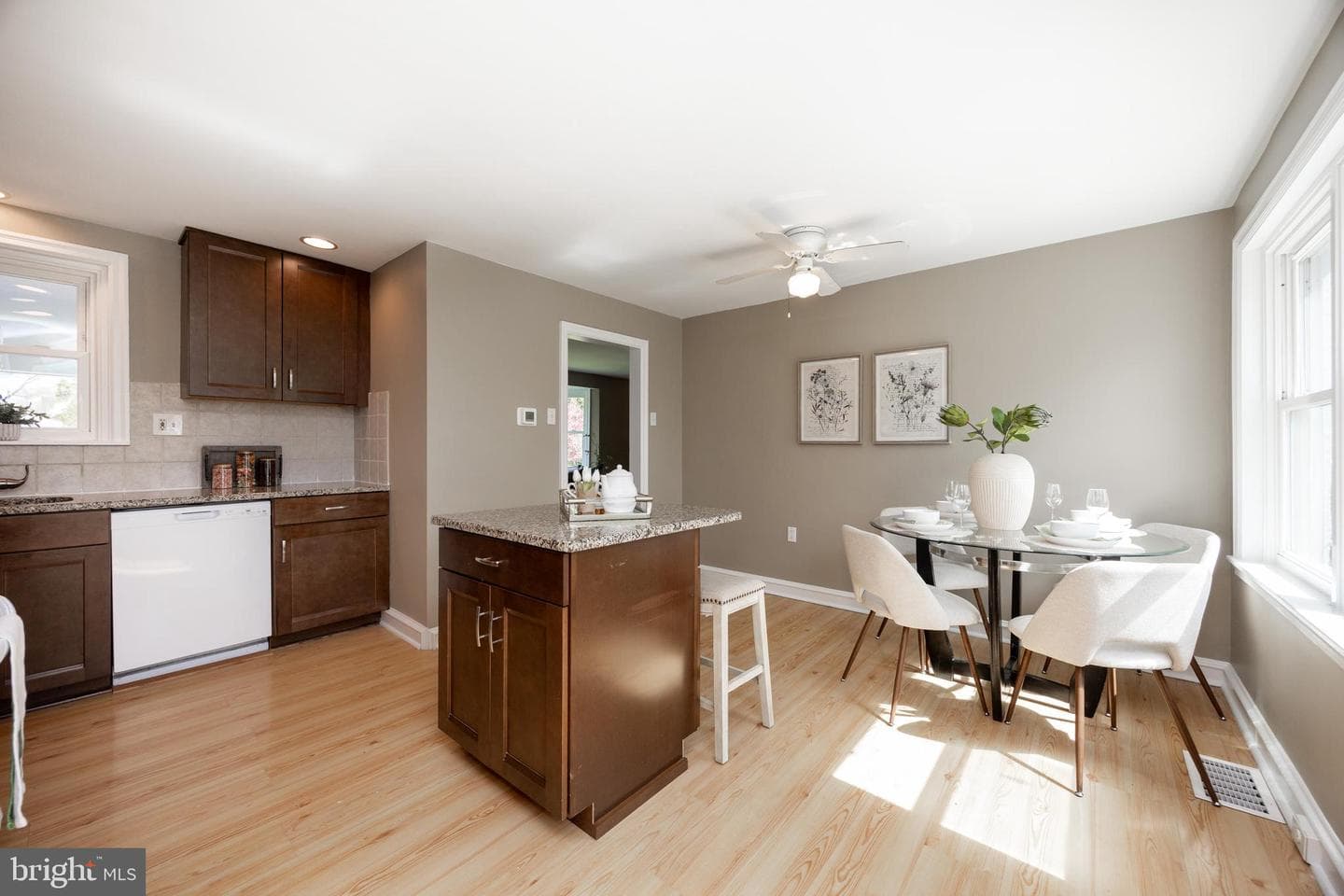 12 Willow Avenue photo 14