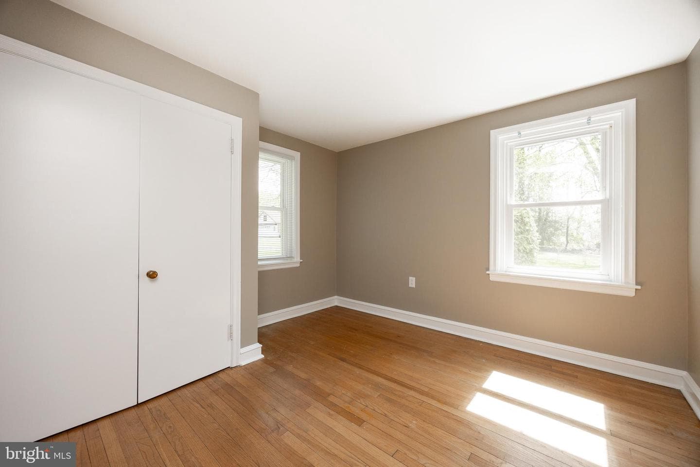 12 Willow Avenue photo 25