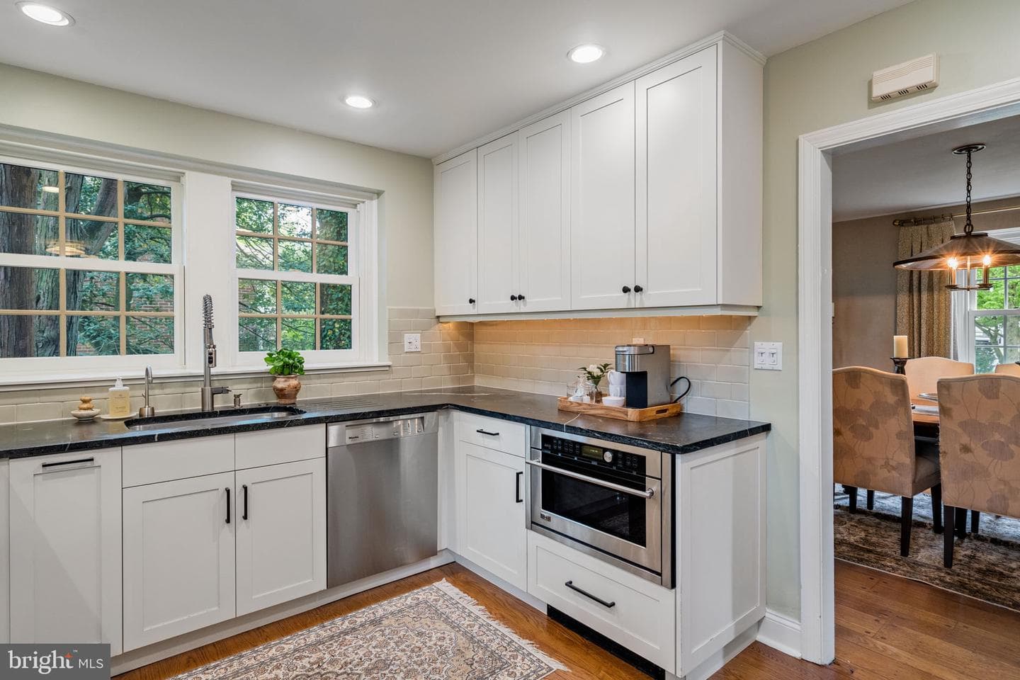 7901 Cobden Road photo 13