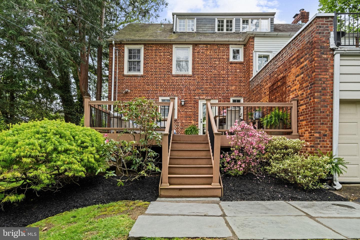 7901 Cobden Road photo 34