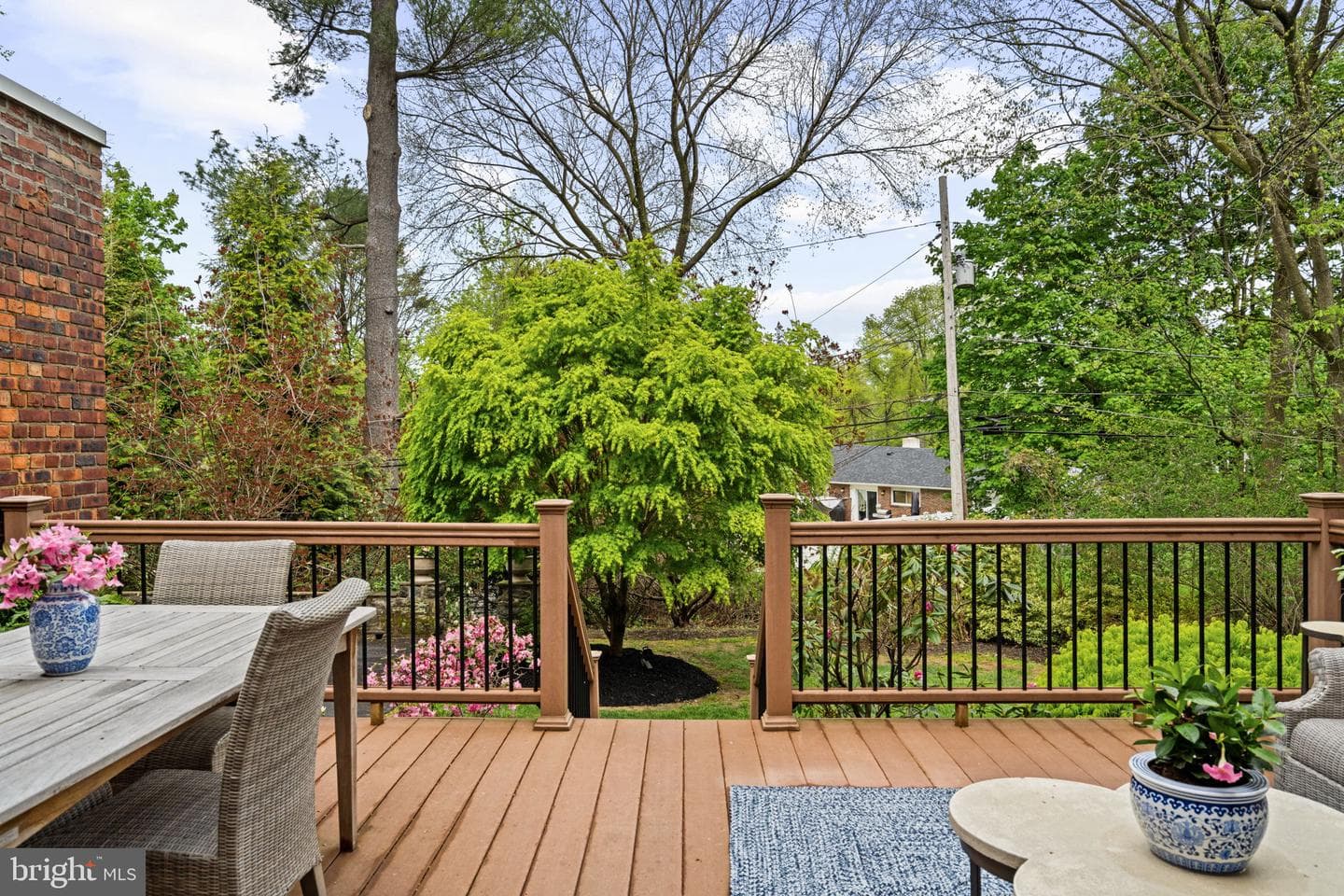 7901 Cobden Road photo 38