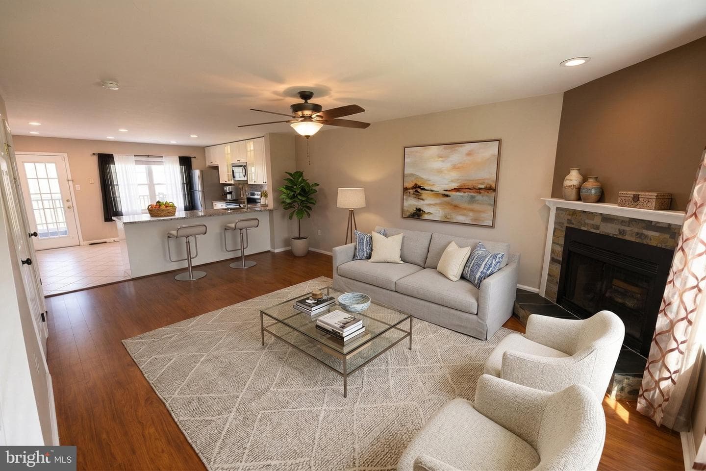 19 Applewood Court photo 3