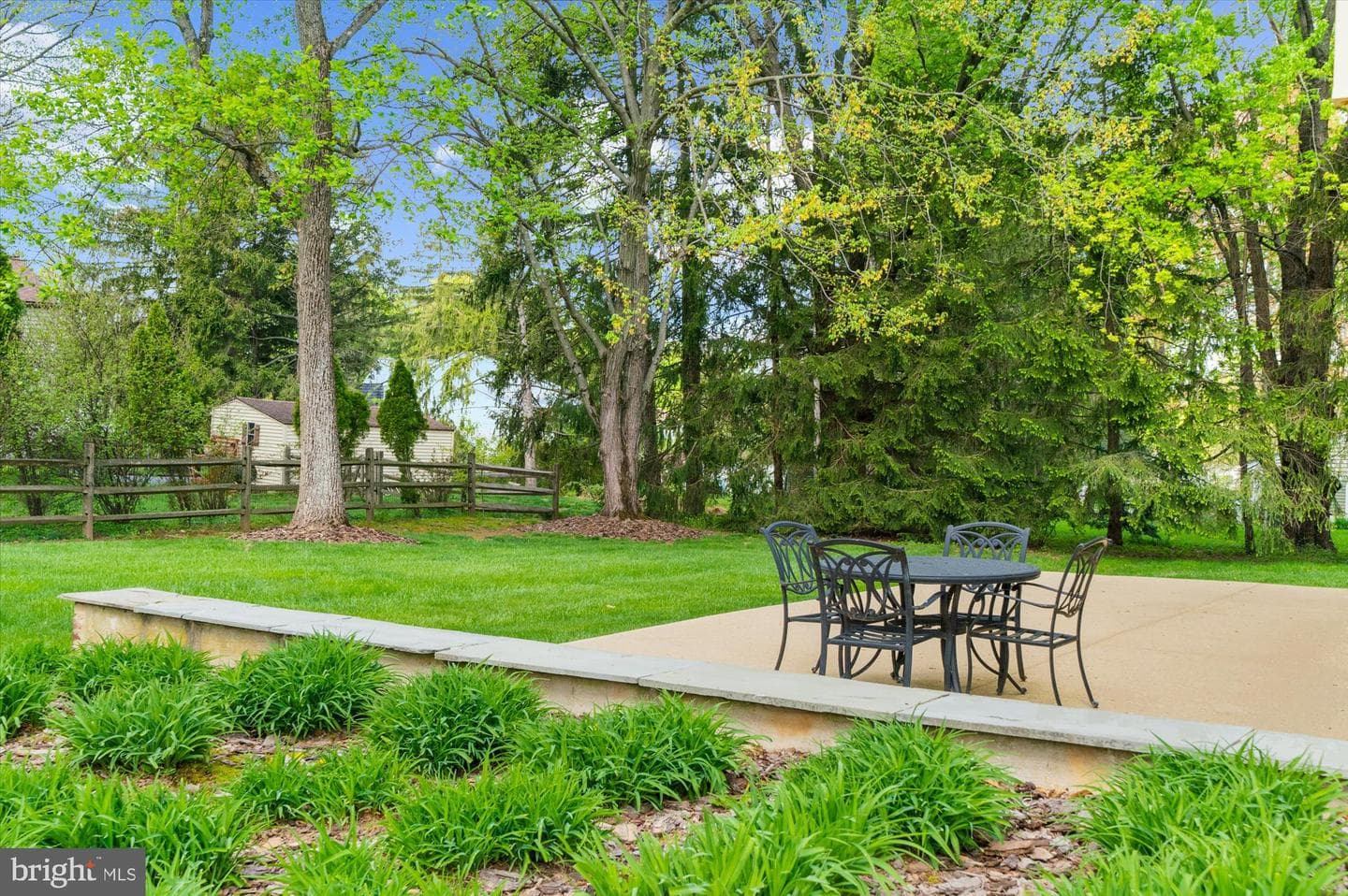 101 Village Drive photo 34