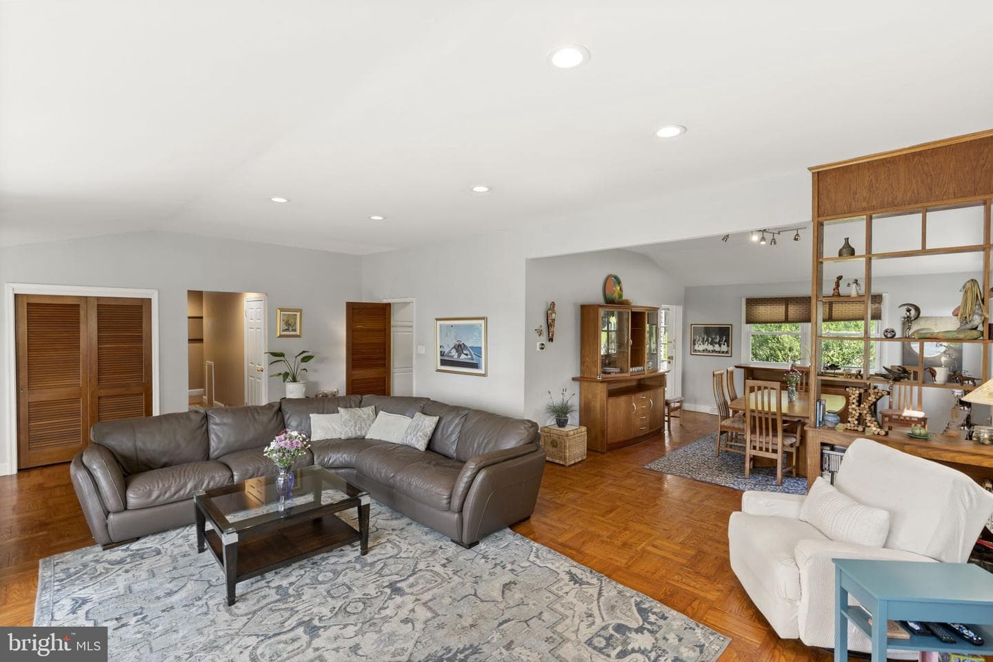 8807 Hawthorne Lane photo 7