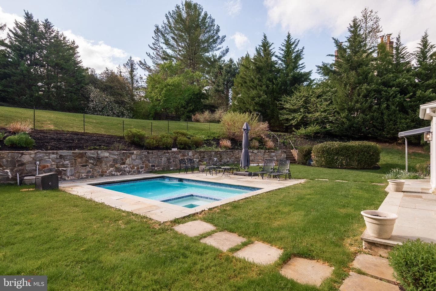 952 Lafayette Road photo 79