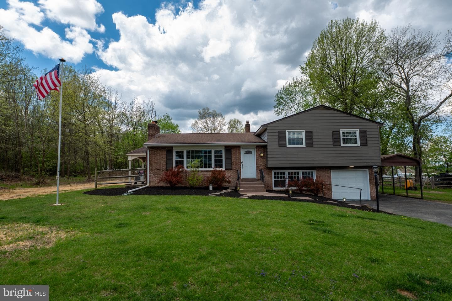 2247 Bruce Drive photo 3