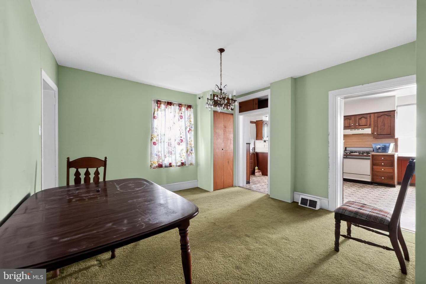 113 S Chestnut Street photo 16