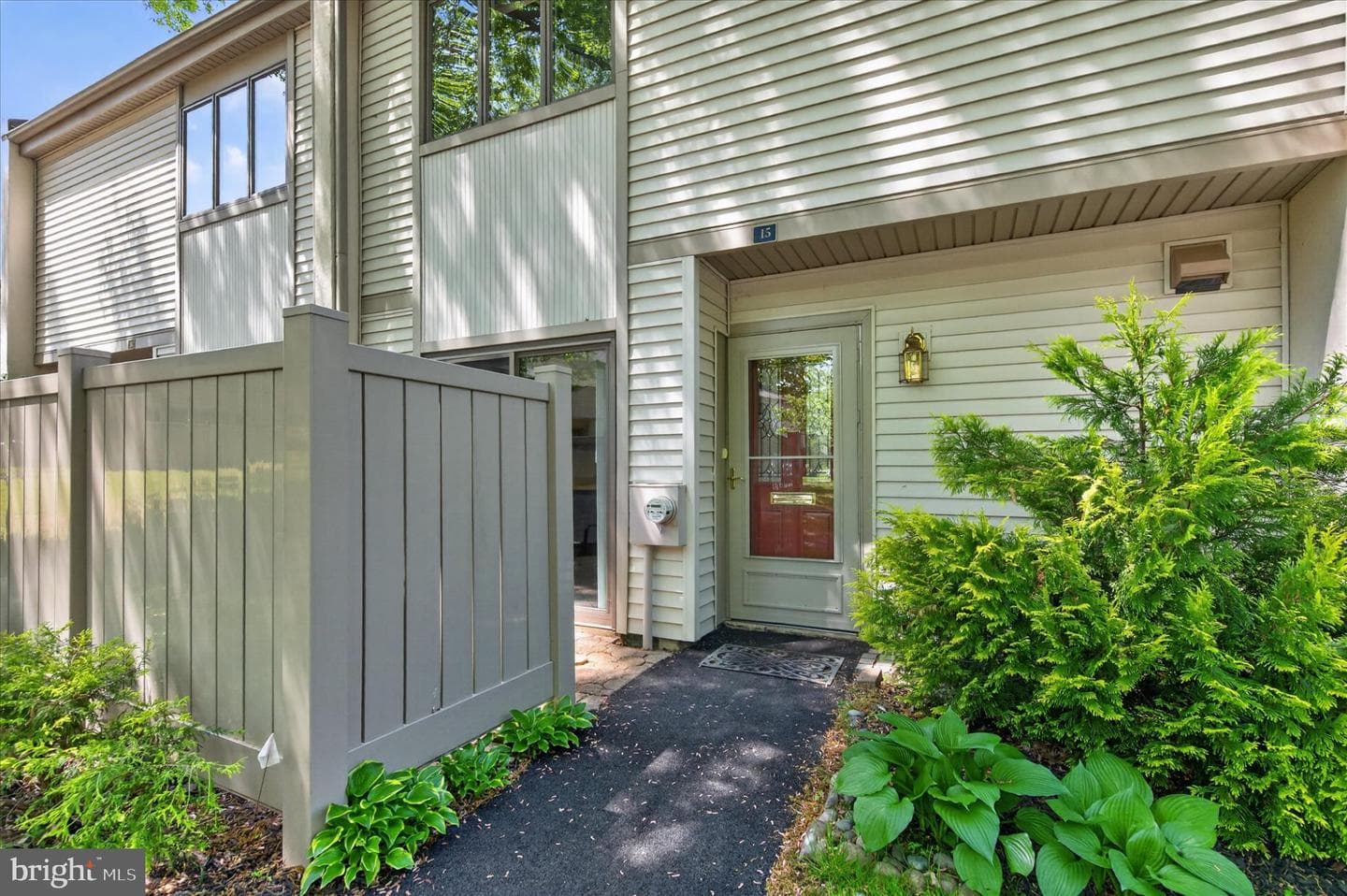 15 Twin Brooks Dr, Willow Grove
