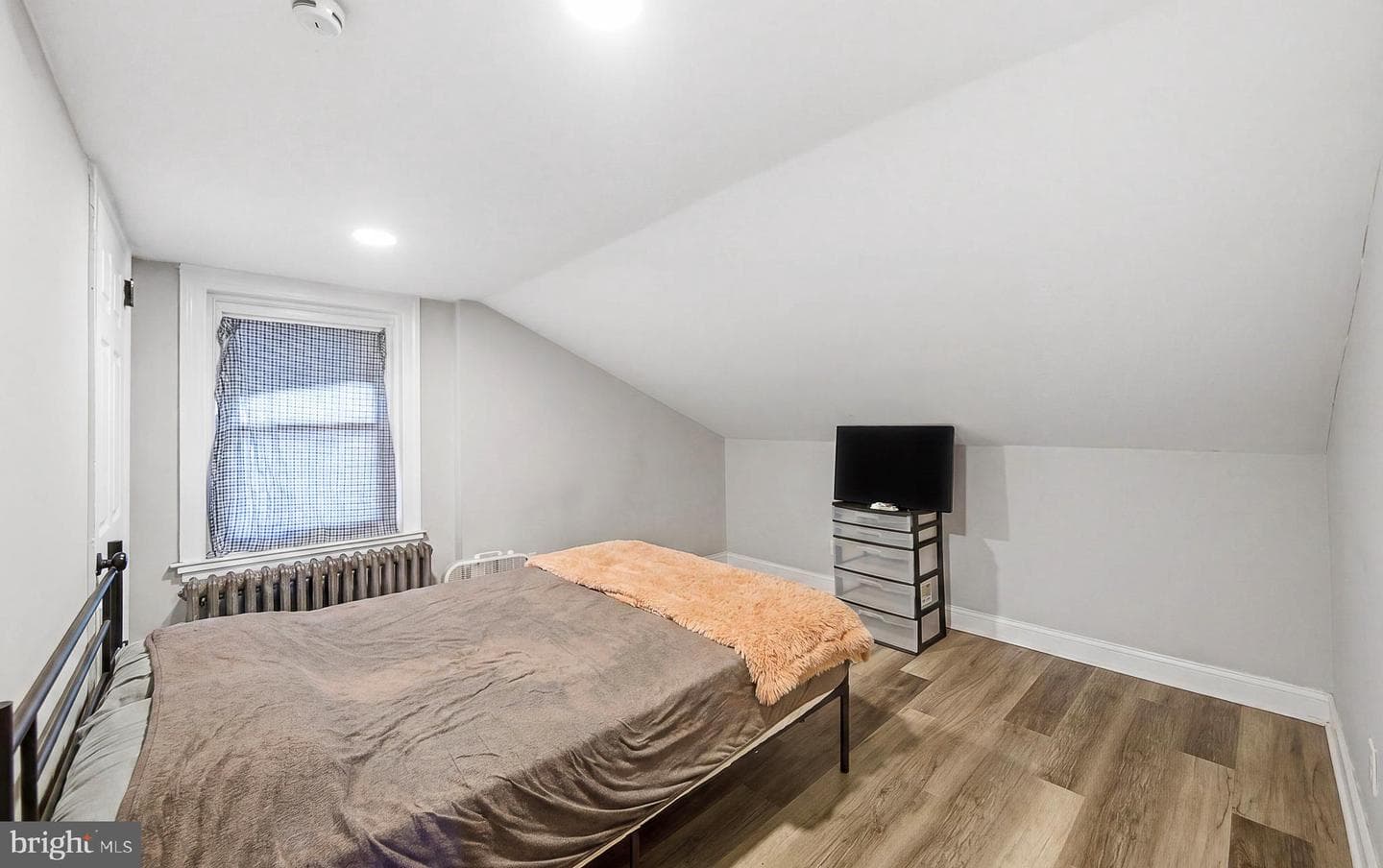 241 Chestnut Street photo 21