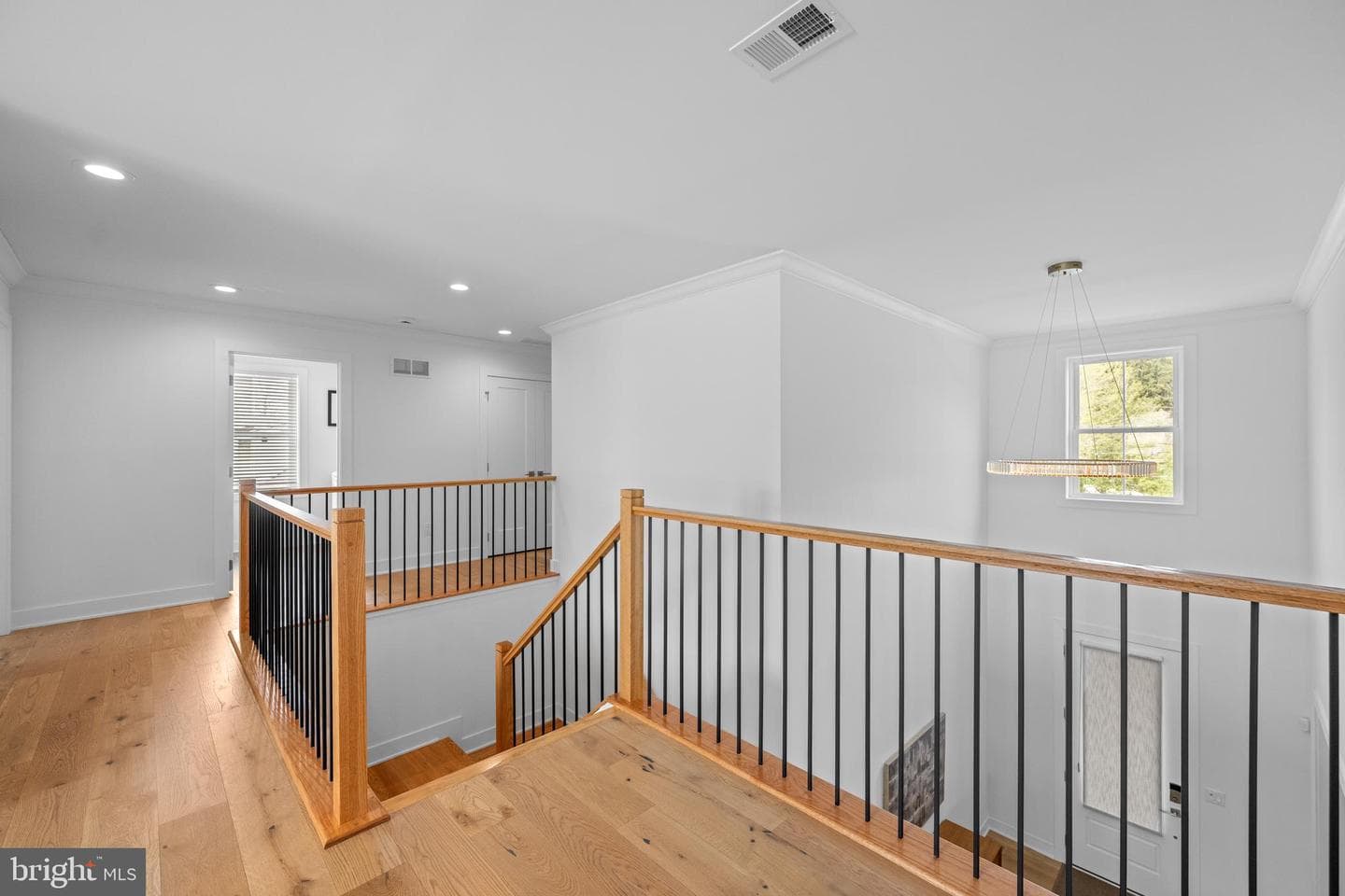 230 N Ridge Avenue photo 36