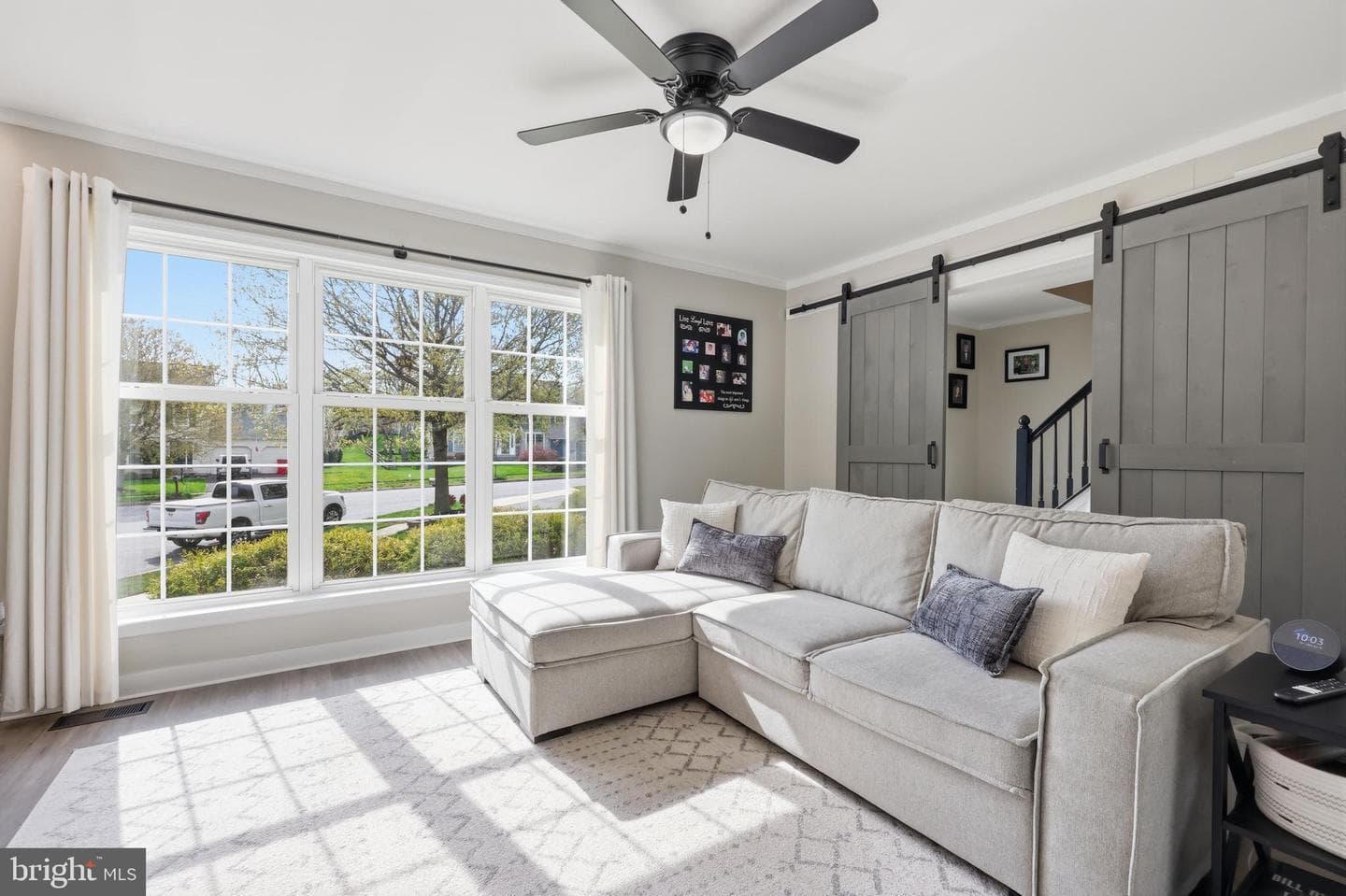 73 Saratoga Way photo 5