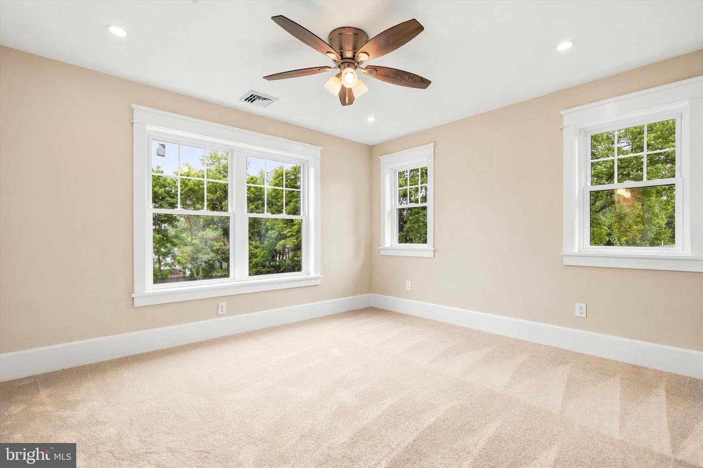 414 Ellerslie Avenue photo 16