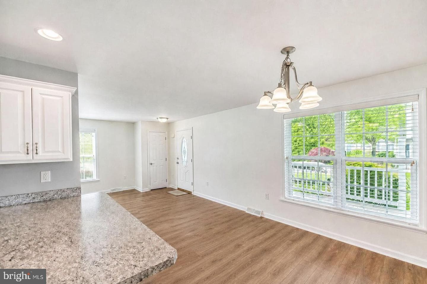 423 Honeysuckle Lane photo 17