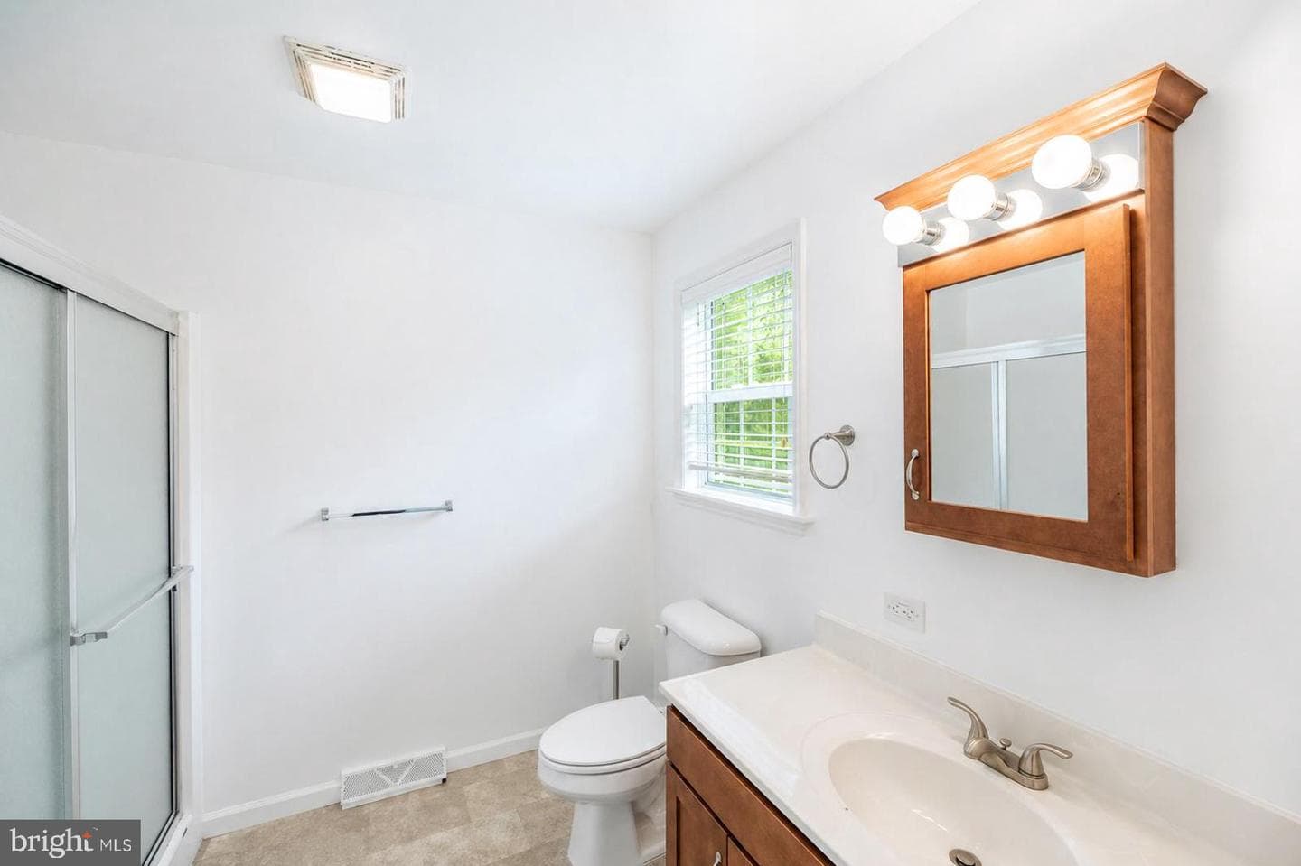 423 Honeysuckle Lane photo 26