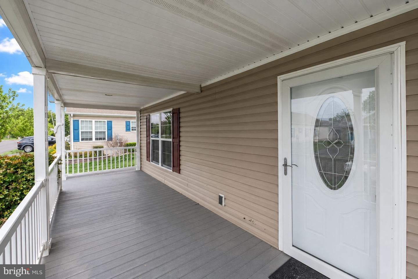 423 Honeysuckle Lane photo 5