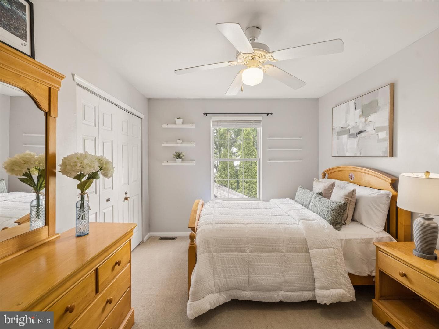 1001 Windsor photo 21