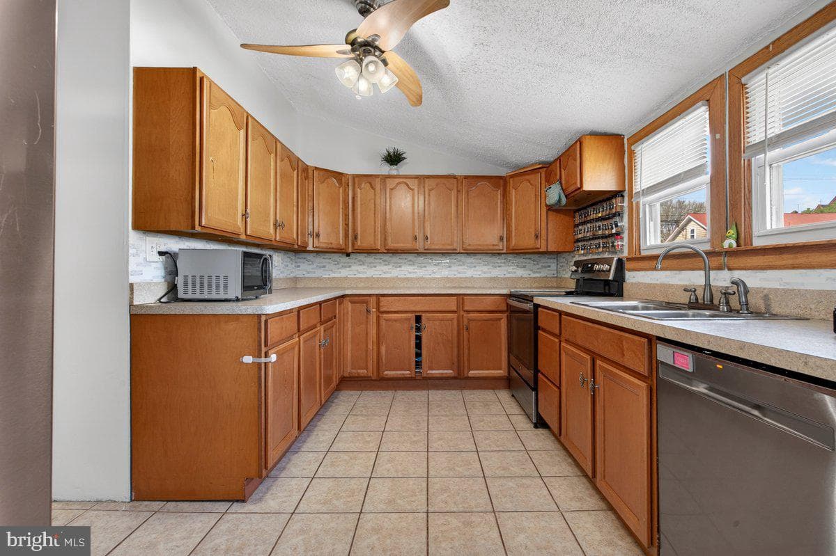 307 Spring Street photo 15