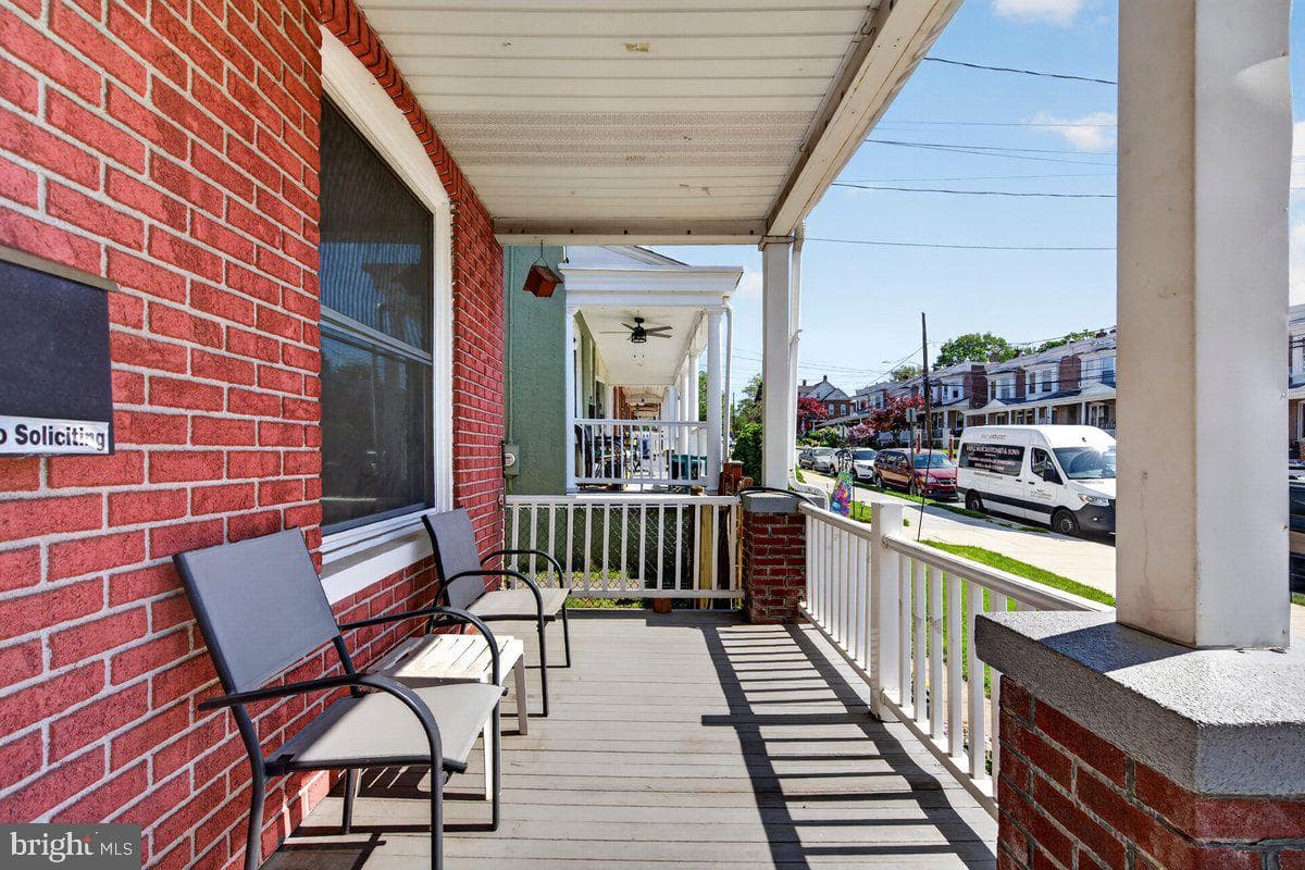307 Spring Street photo 6