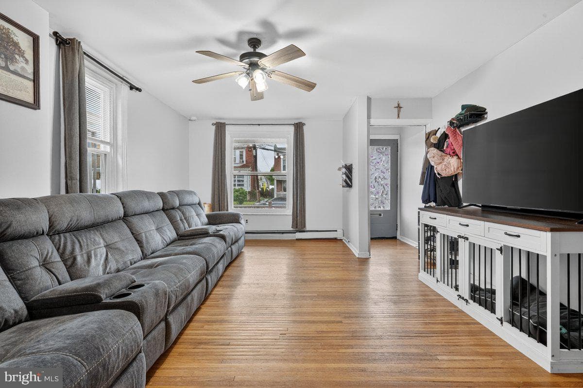 307 Spring Street photo 9