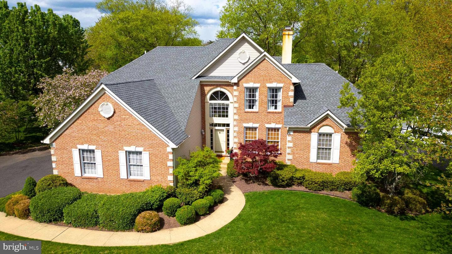 1112 Ashridge Court