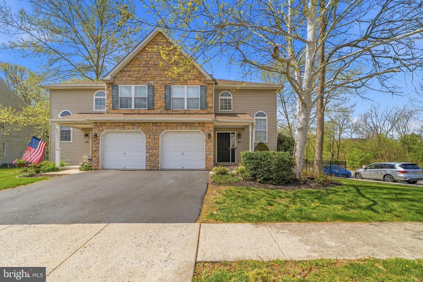 201 Shirley Lane photo 2