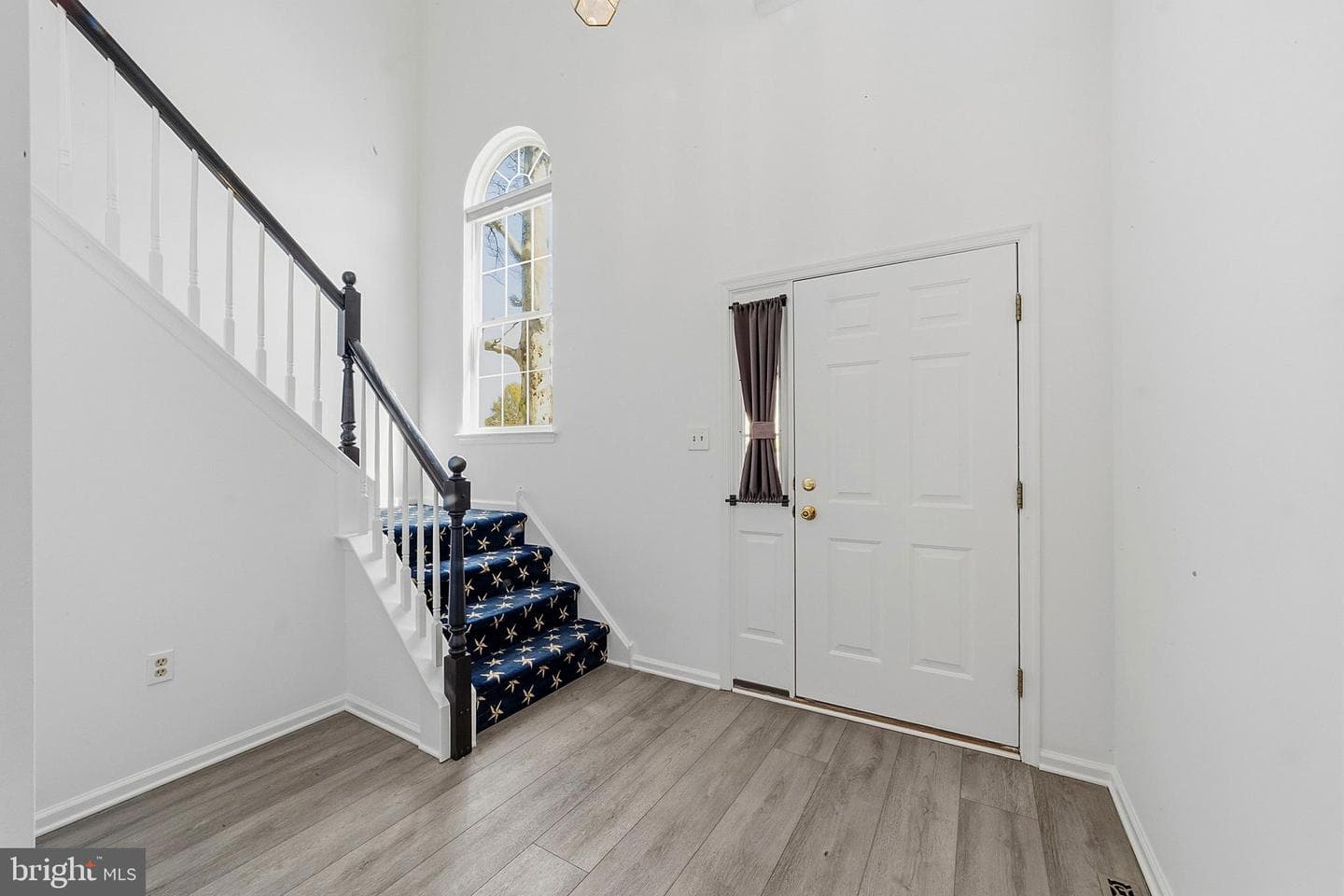 201 Shirley Lane photo 3