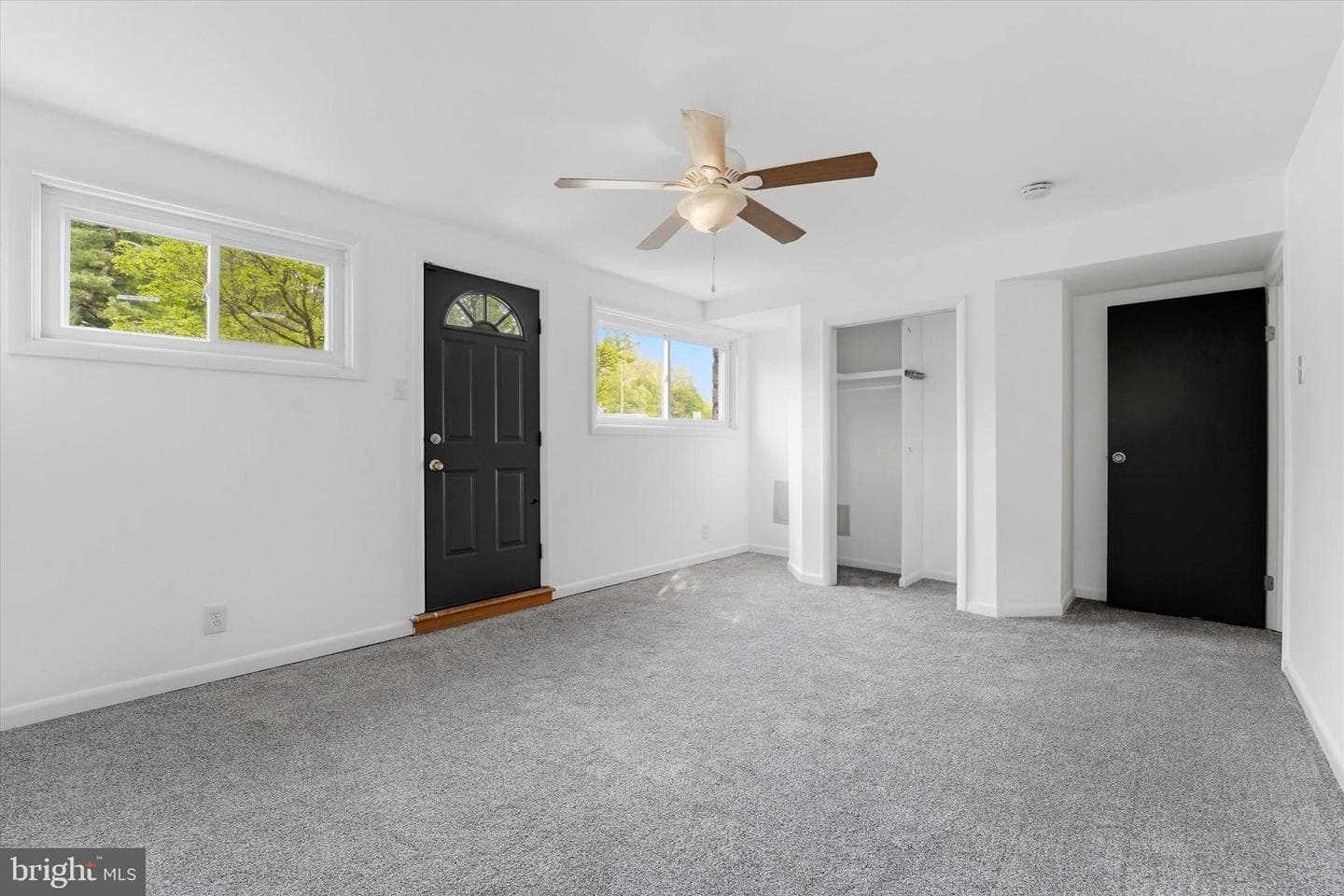 500 W Waverly Road photo 21