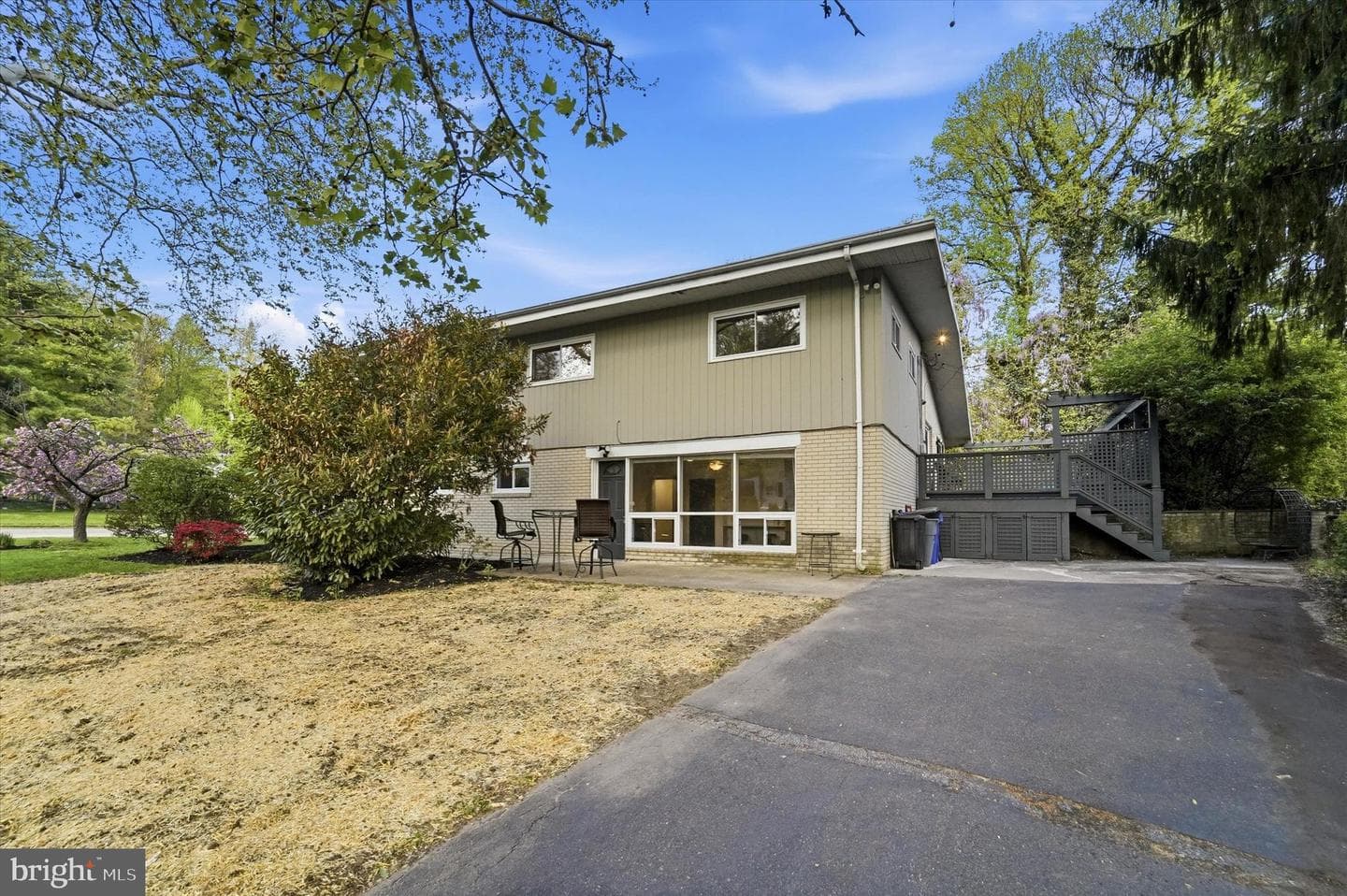 500 W Waverly Road photo 24