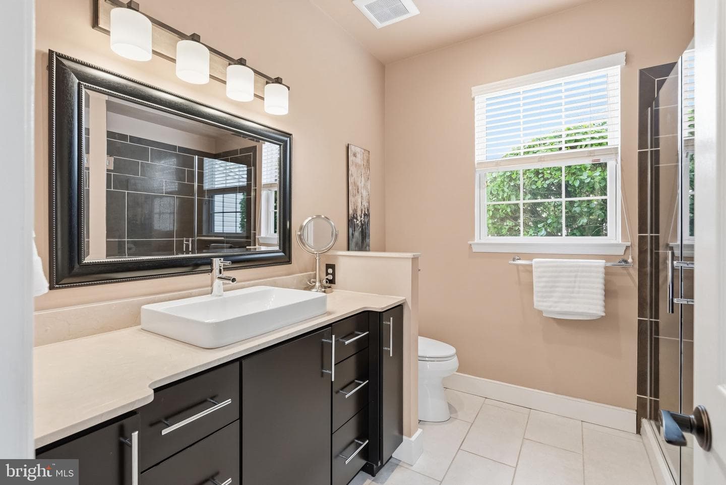 242 Vaughn Road photo 36