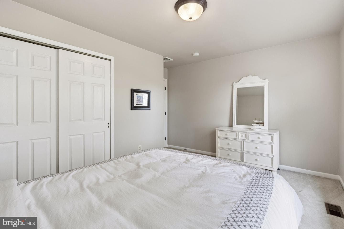 242 Vaughn Road photo 46