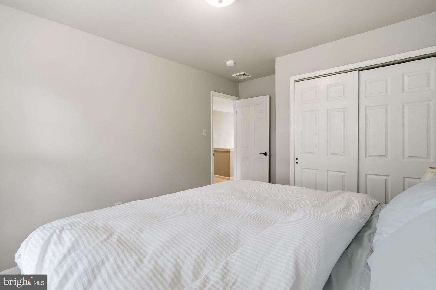242 Vaughn Road photo 48