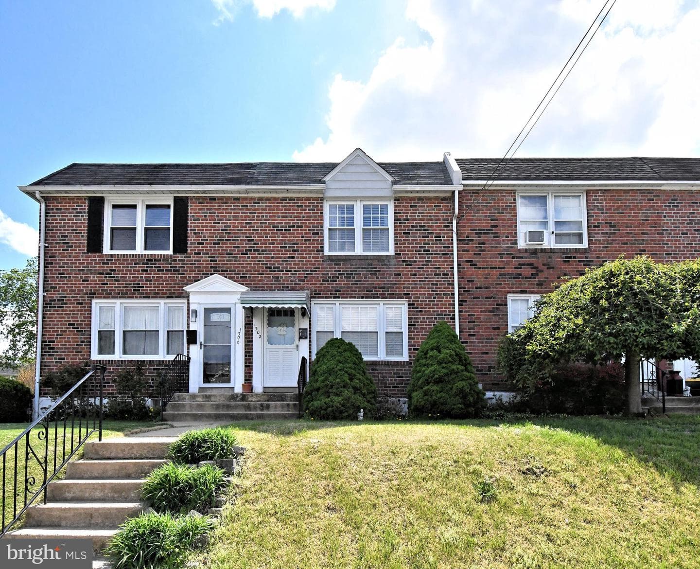 1302 Redwood Lane