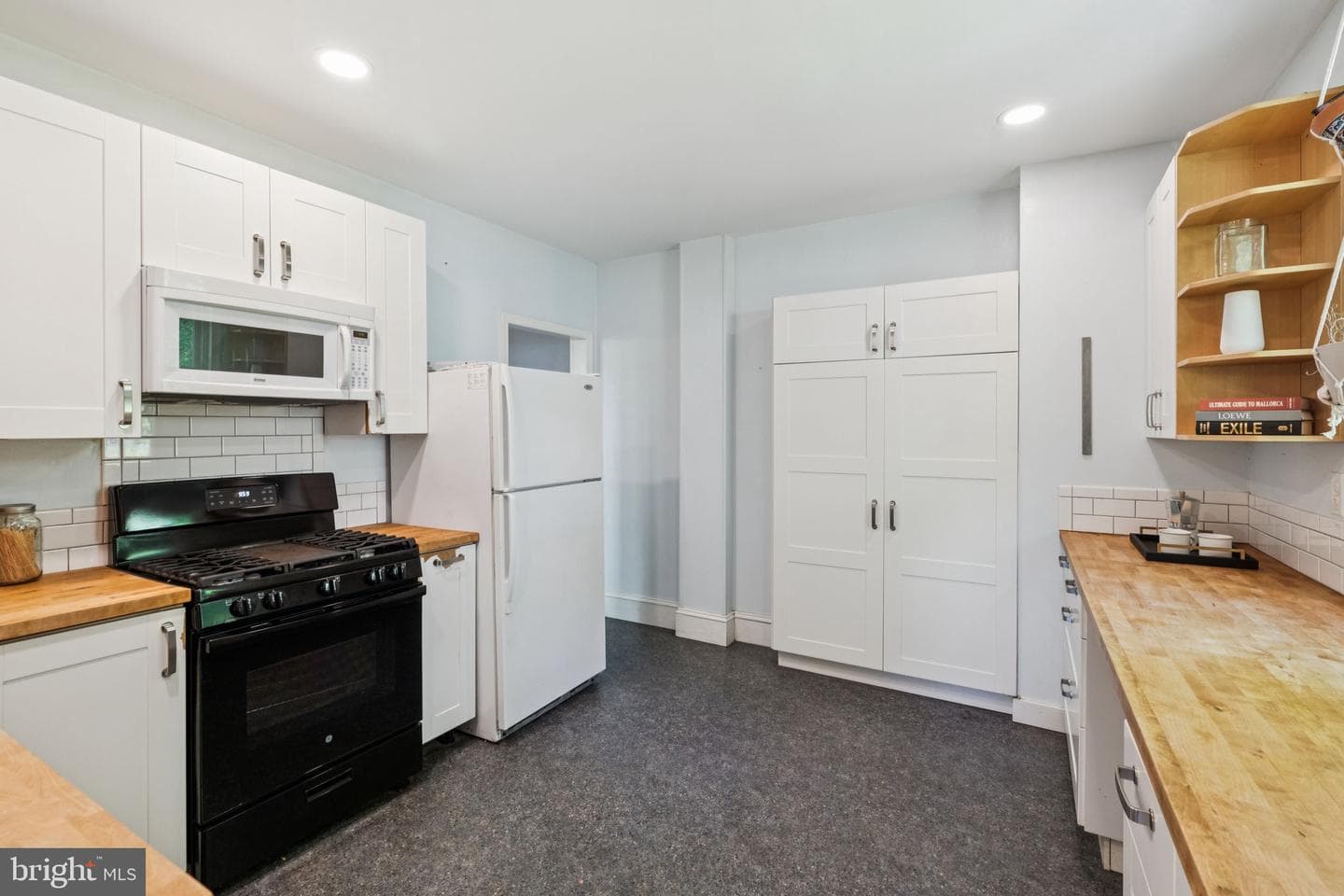 151 Greenwood Avenue photo 10