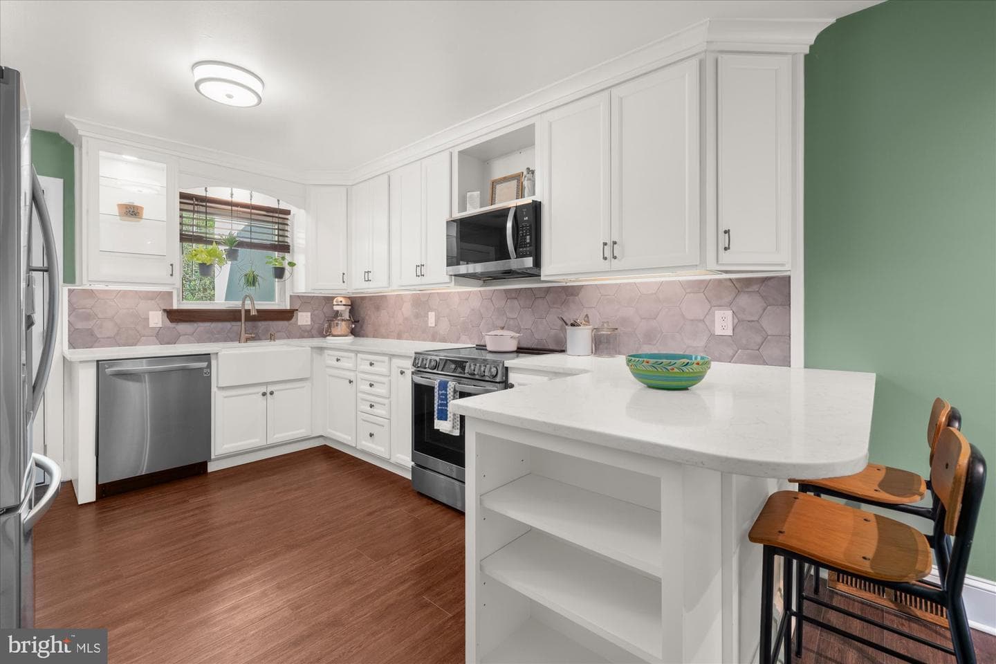 805 Cherry Circle photo 3