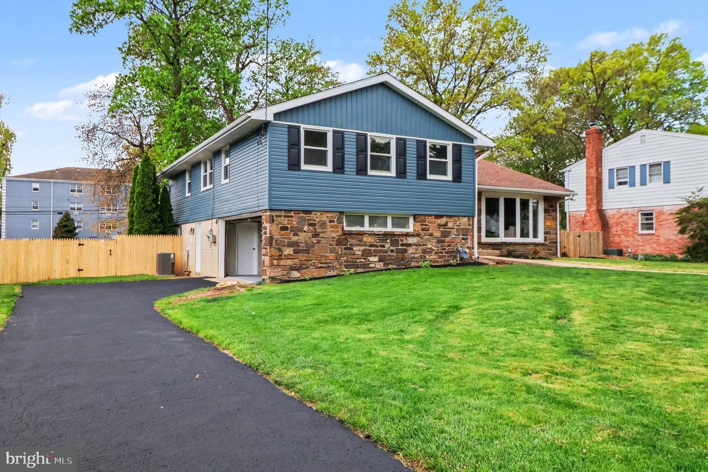 7804 Louise Lane photo 34