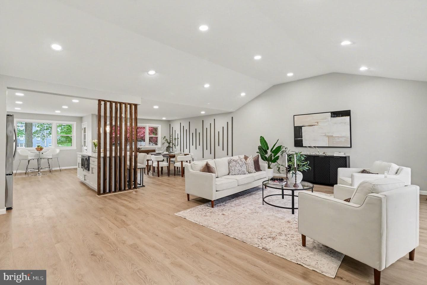 7804 Louise Lane photo 4