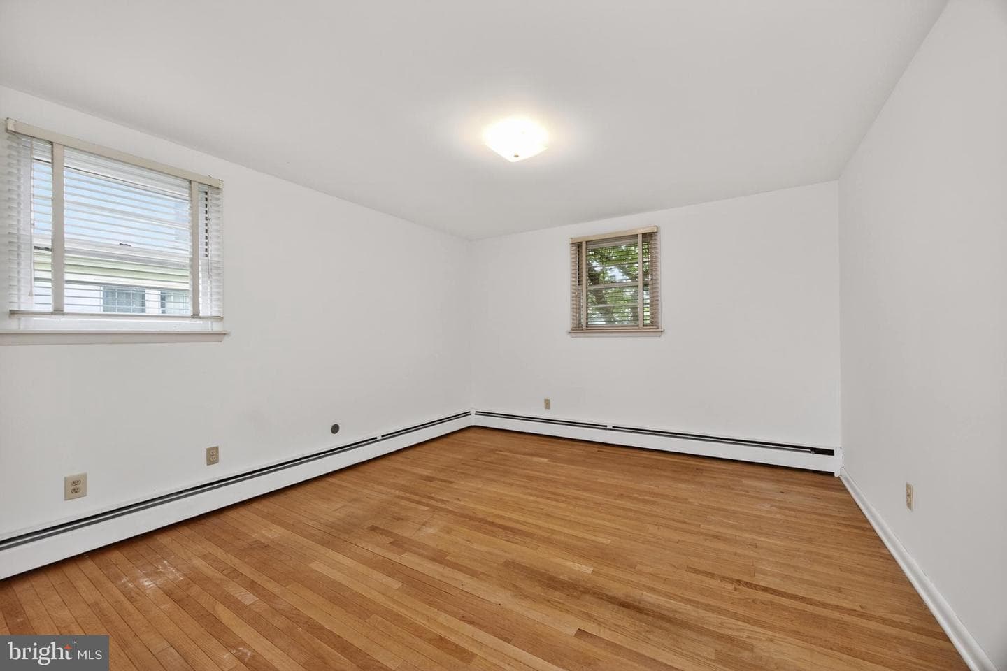 234 W Chestnut Street photo 13