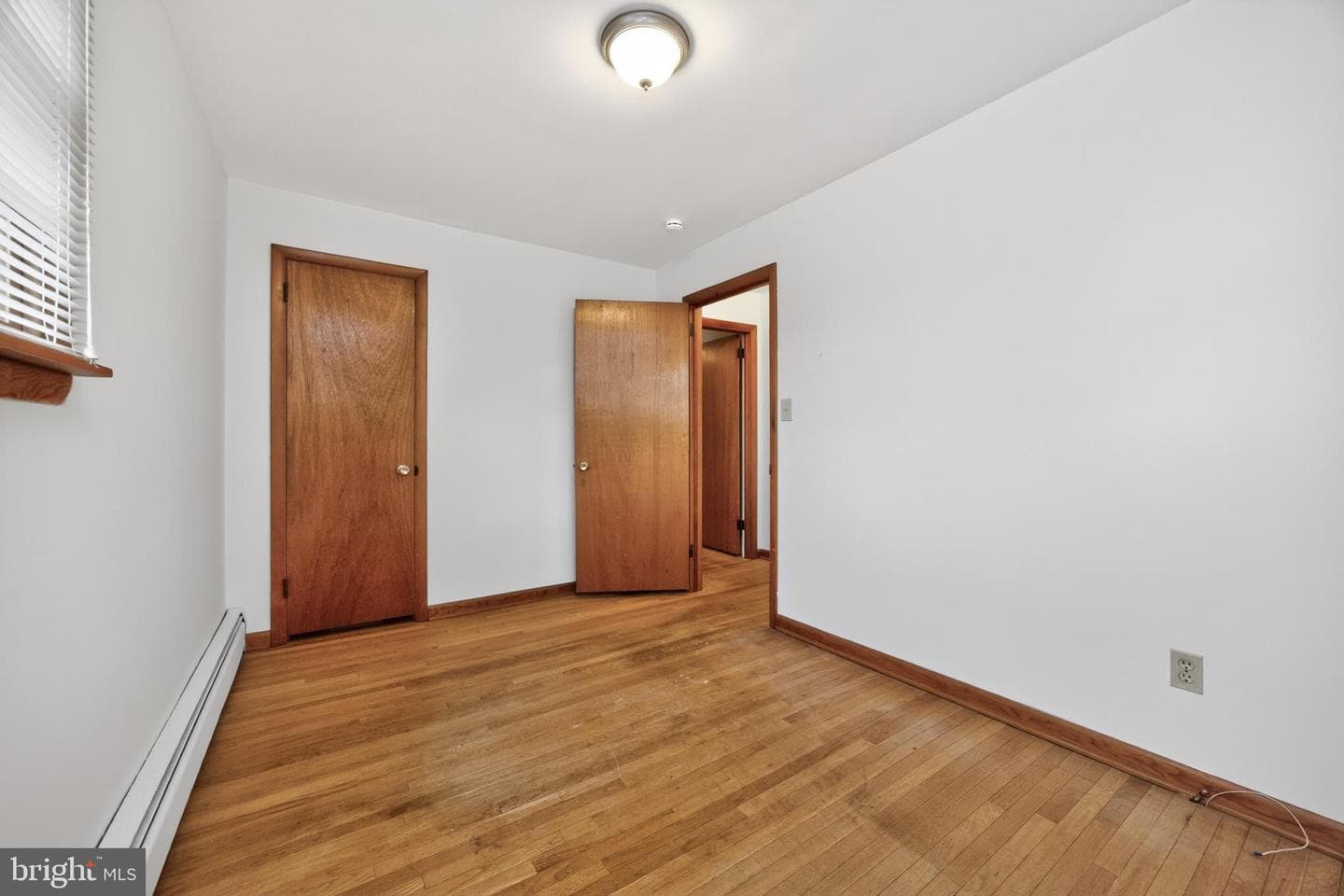 234 W Chestnut Street photo 17