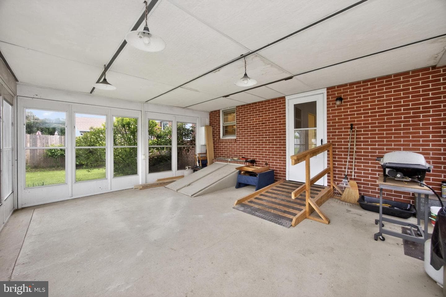 234 W Chestnut Street photo 19