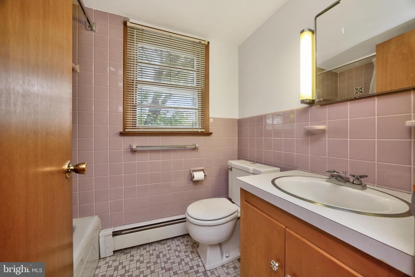 234 W Chestnut Street photo 23