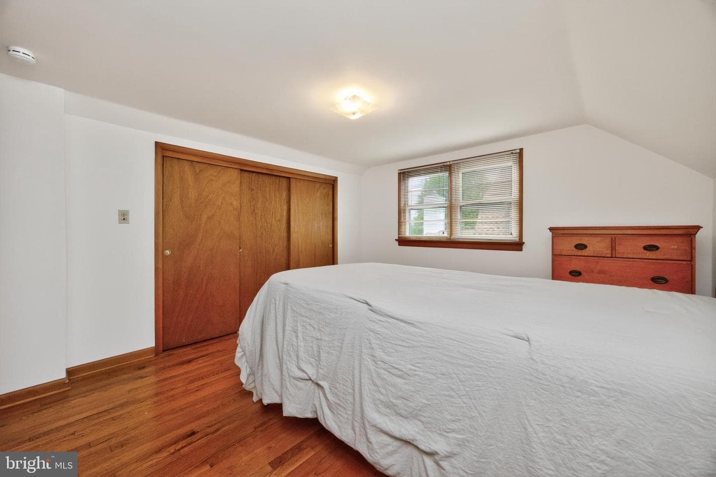 234 W Chestnut Street photo 25