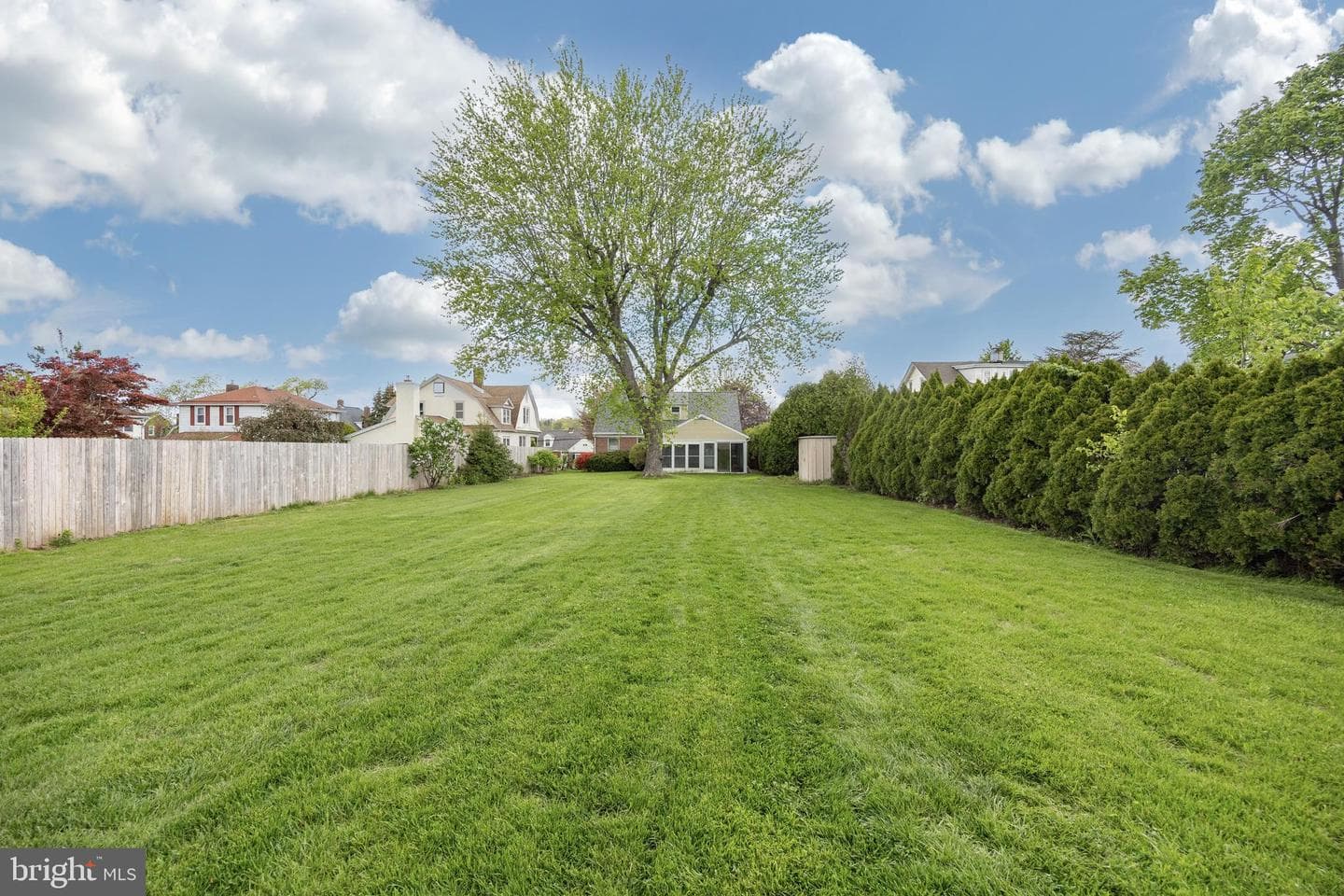 234 W Chestnut Street photo 40