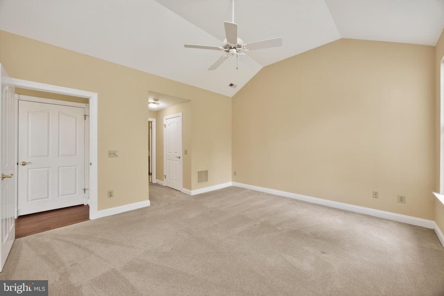 66 Newbury Way photo 18