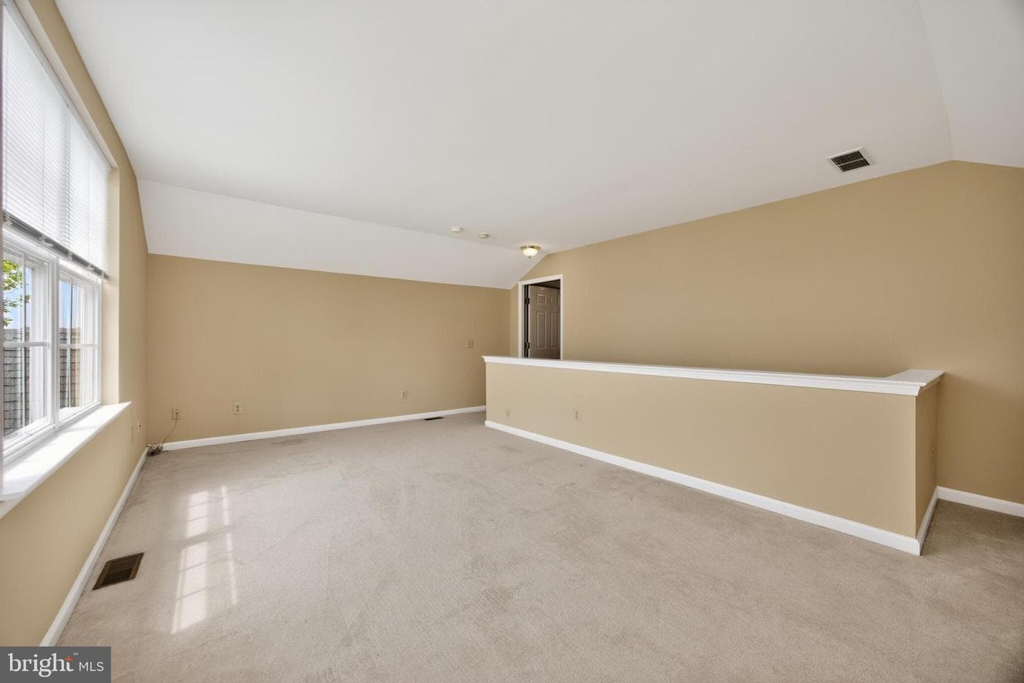 66 Newbury Way photo 27