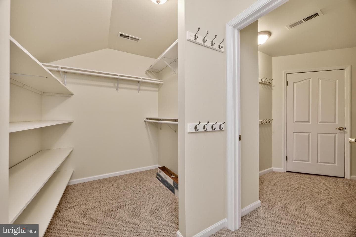 66 Newbury Way photo 29