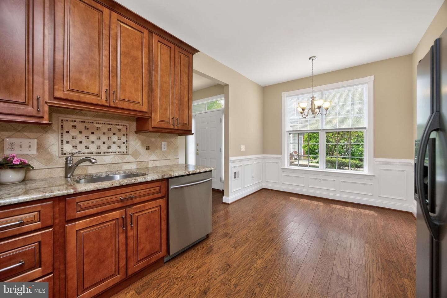66 Newbury Way photo 5