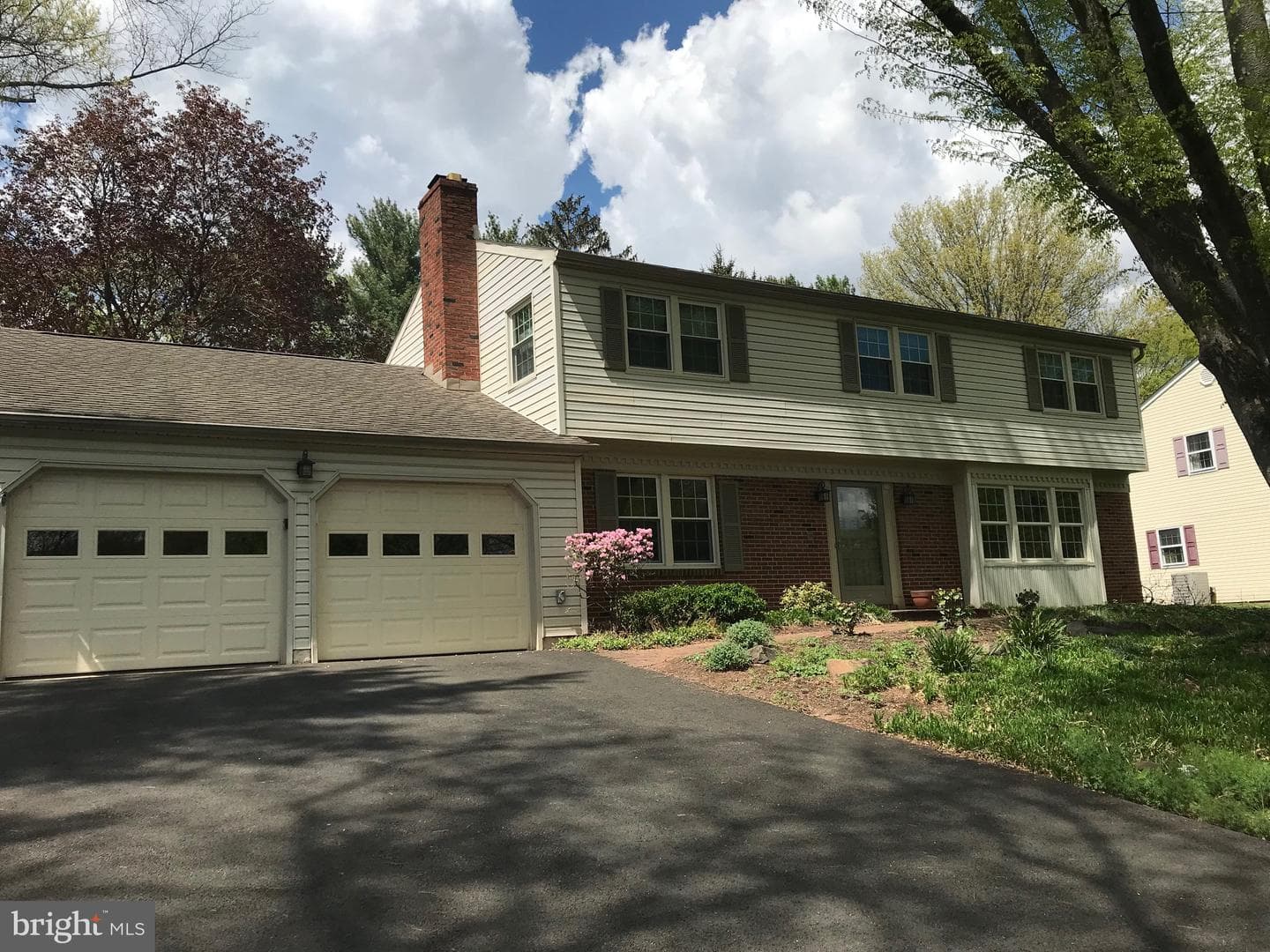 353 Colonial Avenue
