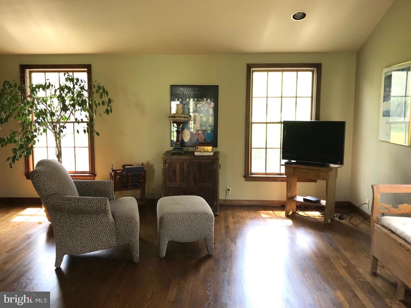 353 Colonial Avenue photo 20
